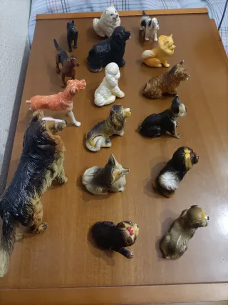 Lote de figuritas de perros