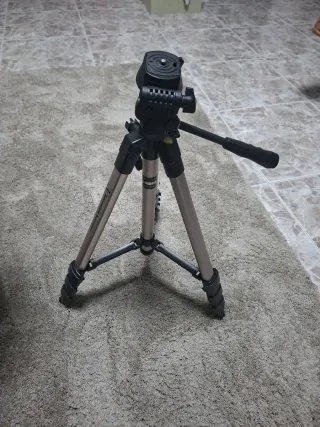 Trípode Manfrotto para cámara