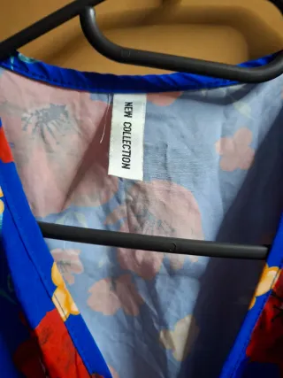 Vestido floral azul con rojo talla única