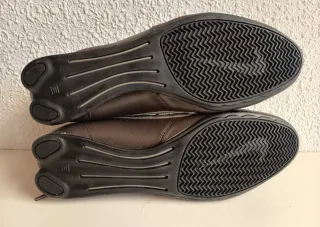 Zapatillas Nike Marrones y Plateadas