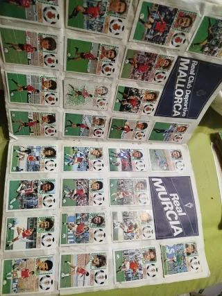 Liga 83-84 1ª  álbum Cromos faltan 6 fichajes