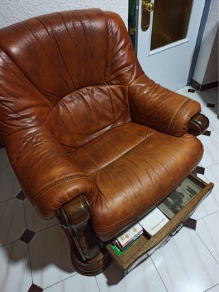 Sillón Roble y Piel de Búfalo con Cajón