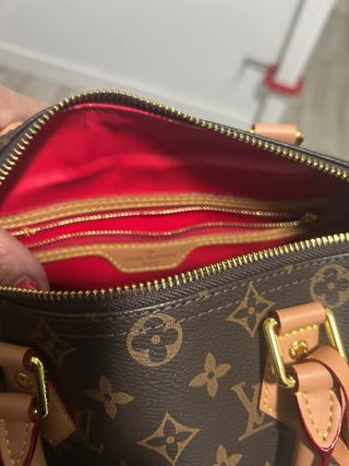 Bolso Louis Vuitton speedy en marron.