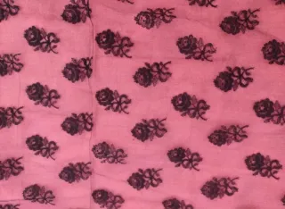 Mantilla di pizzo nero con fiori