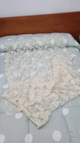 Mantilla ofrenda fallera o traje regional blanca