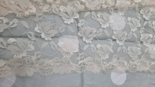 Mantilla ofrenda fallera o traje regional blanca