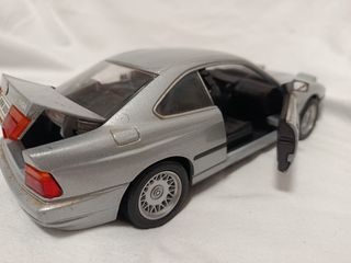 Coche BMW 850 Majorette Plata