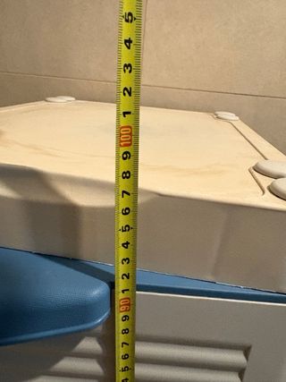 Armario de plástico estrecho