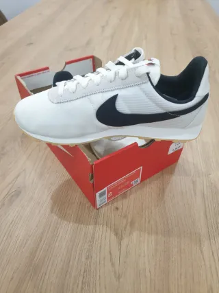 Zapatillas Nike Mujer Blancas y Negras