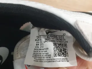 Zapatillas Nike Mujer Blancas y Negras