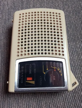 Radio portátil Sanyo RP 1270 Vintage