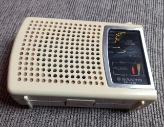 Radio portátil Sanyo RP 1270 Vintage