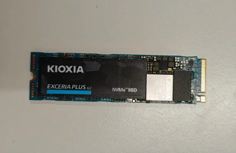 SSD M.2 Kioxia NVMe de 2TB como nuevo