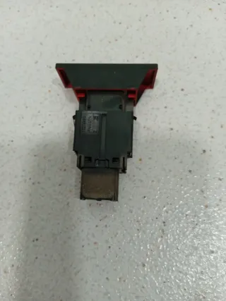 Botón warning Seat León 5F FR