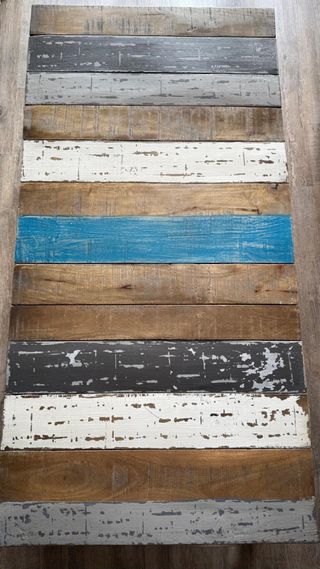 Tavolino in legno e ferro battuto multicolore