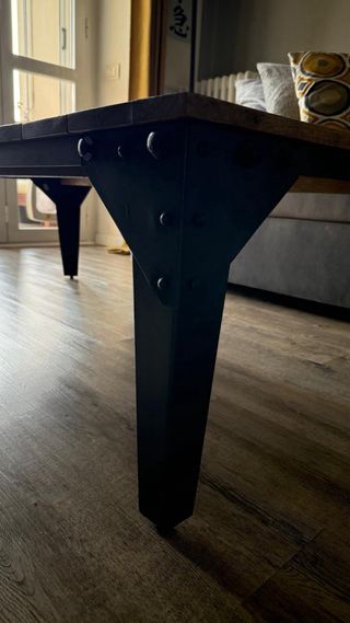 Tavolino in legno e ferro battuto multicolore