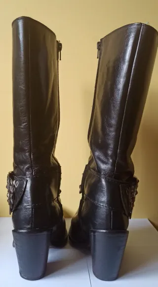 Botas Destroy negras con tachuelas