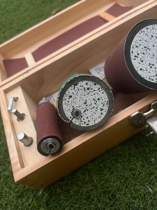 un kit de tambores de lija (rodillos de lijado)