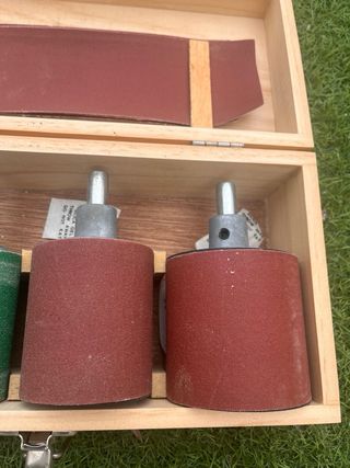 un kit de tambores de lija (rodillos de lijado)