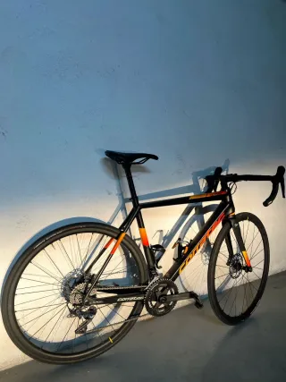 Bicicleta carretera Corratec CCT Team Disc Carbono