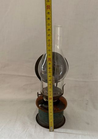 Quinqué antiguo de cristal y metal