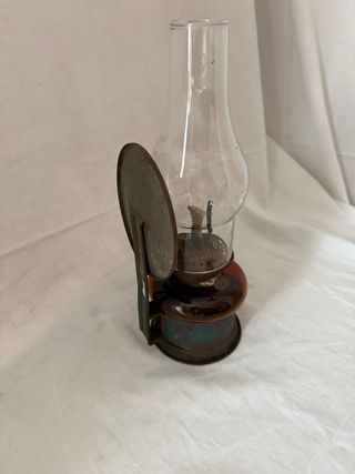 Quinqué antiguo de cristal y metal