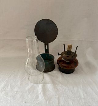 Quinqué antiguo de cristal y metal