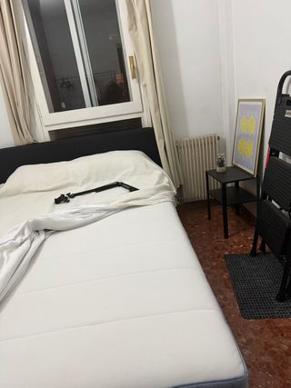 Cama Ikea SLATTUM Negra