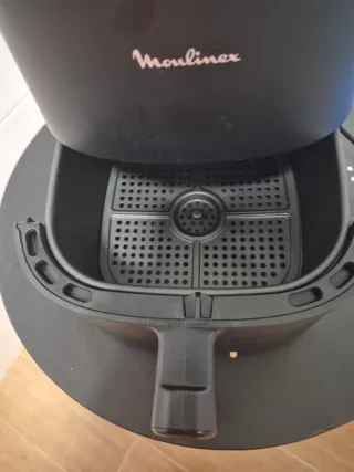 Freidora de aire Moulinex negra