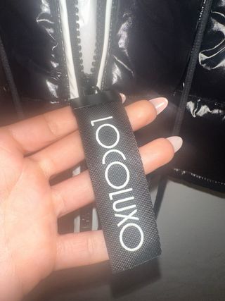 Abrigo Locoluxo Negro Brillante