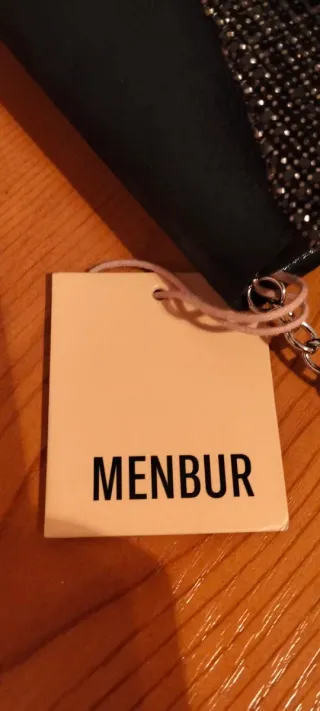 Bolso fiesta Menbur negro con cadena