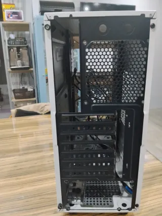 Caja de PC GT Blanca