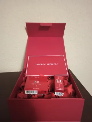 Labial Carolina Herrera con Anillo