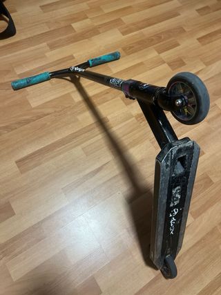 Patinete de trucos negro “Precio negociable ”