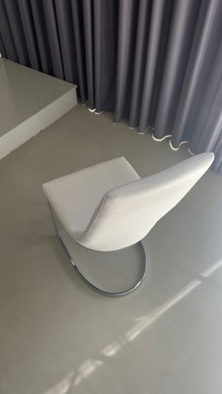 Mesa de comedor con 4 sillas