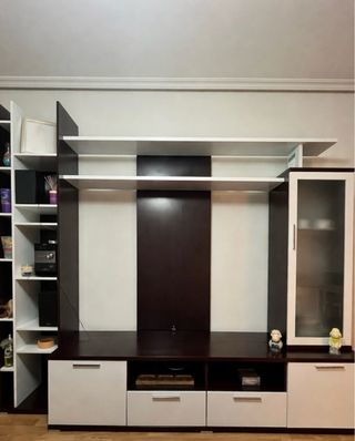 Mueble de salón madera y cristal
