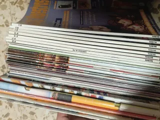 Lote de 29 revistas antiguas de manualidades.