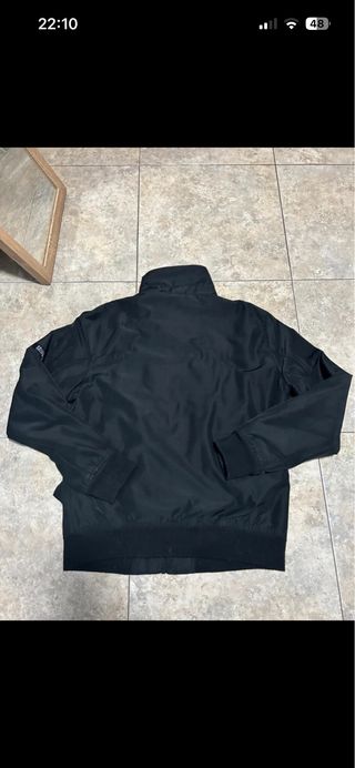 Hollister chaqueta negra con forro de pelo