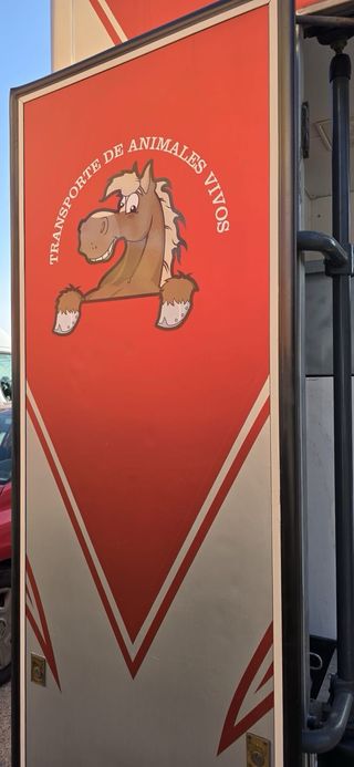 Camión para caballos caravana