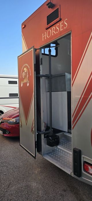 Camión para caballos caravana