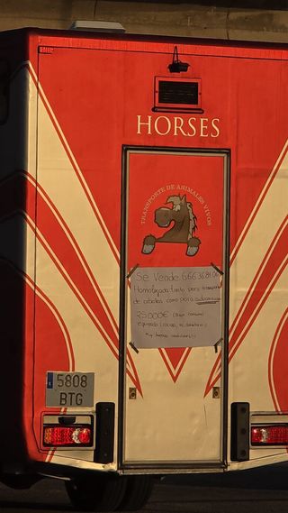 Camión para caballos caravana