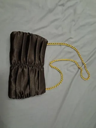 Bolso de fiesta marrón con pedrería