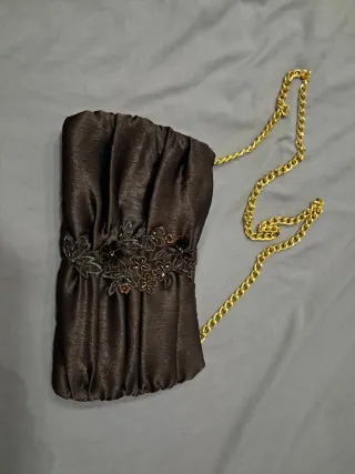 Bolso de fiesta marrón con pedrería