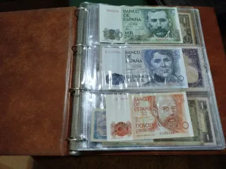 Álbumes de colección de monedas y billetes