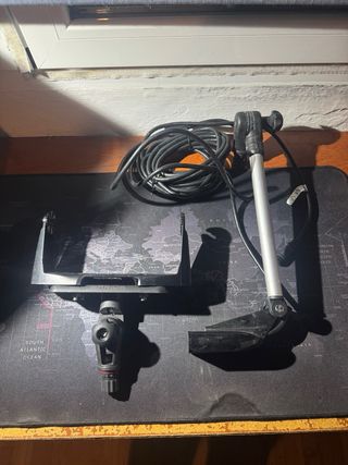 Lowrance Hook Reveal 7