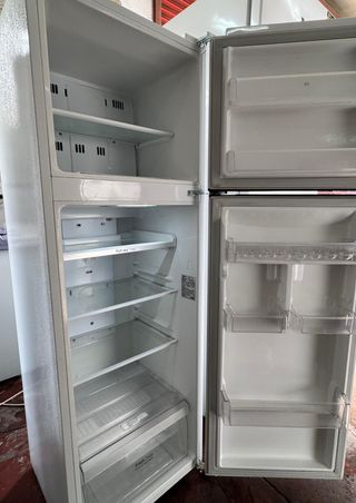 NEVERA DOS PUERTAS LG EN BLANCO