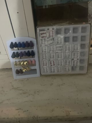 Stock orecchini per rivenditori