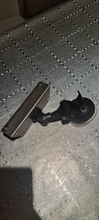 Supporto con ventosa regolabile