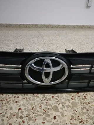 Parrilla Toyota Hilux 2014-2019