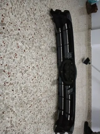 Parrilla Toyota Hilux 2014-2019